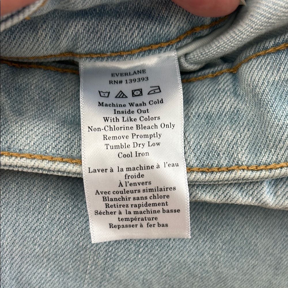 Everlane Blue Relaxed Jeans with Light Wash - Picture 6 of 7